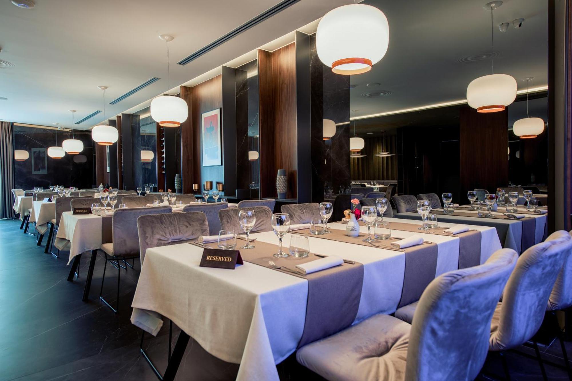 Seraphine Plaza Печ Екстер'єр фото