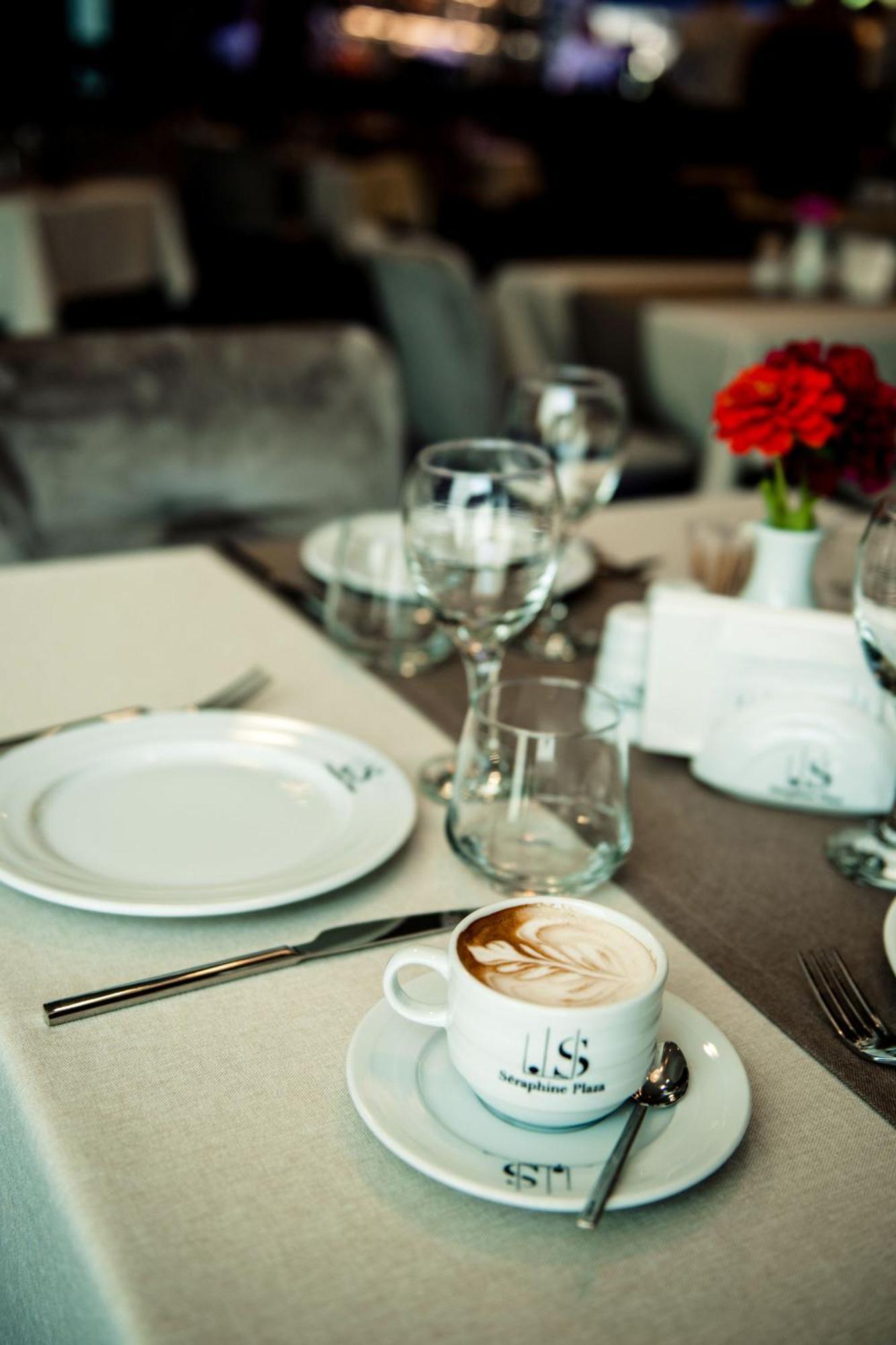 Seraphine Plaza Печ Екстер'єр фото