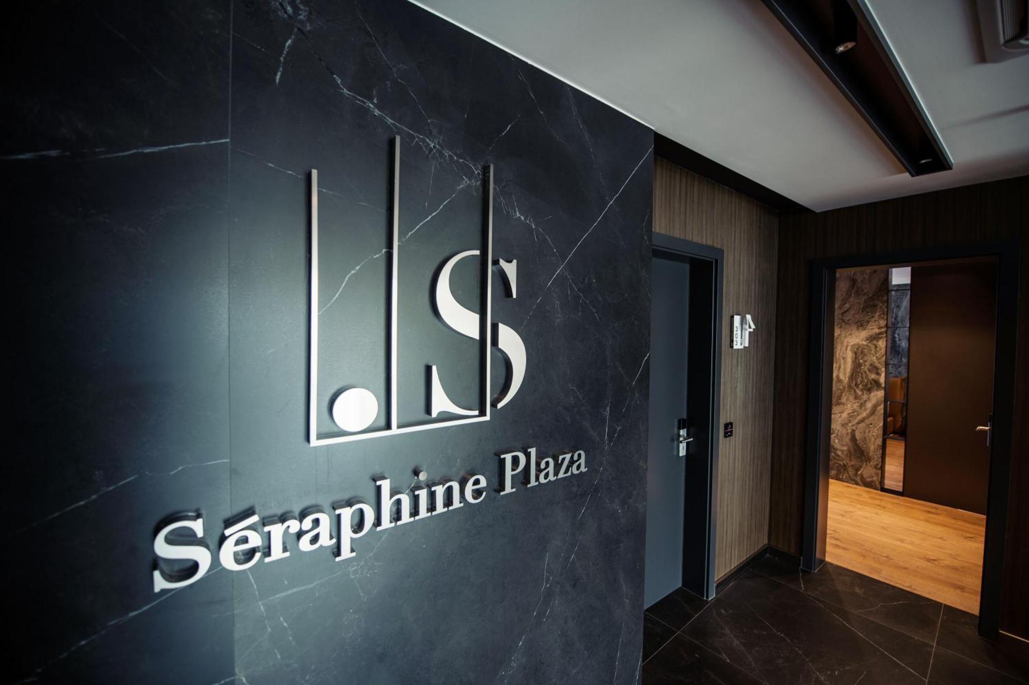 Seraphine Plaza Печ Екстер'єр фото