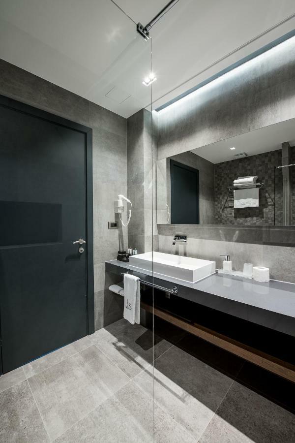 Seraphine Plaza Печ Екстер'єр фото
