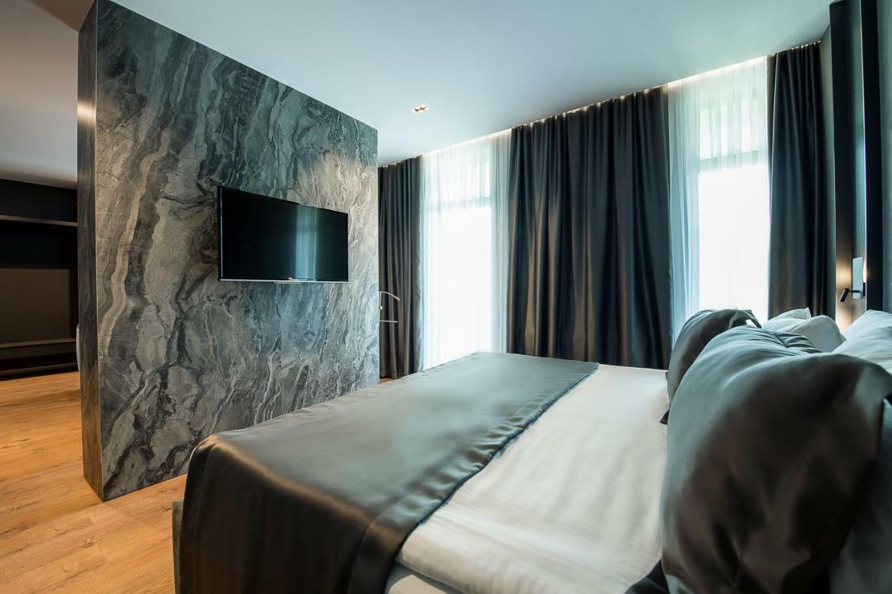 Seraphine Plaza Печ Екстер'єр фото