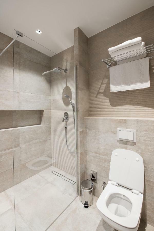 Seraphine Plaza Печ Екстер'єр фото
